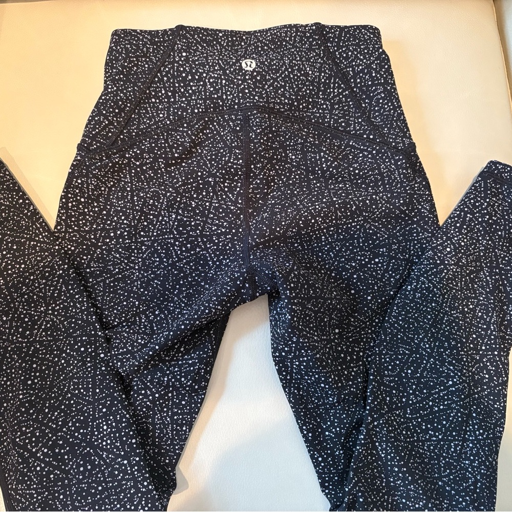 Lululemon black and white leggings